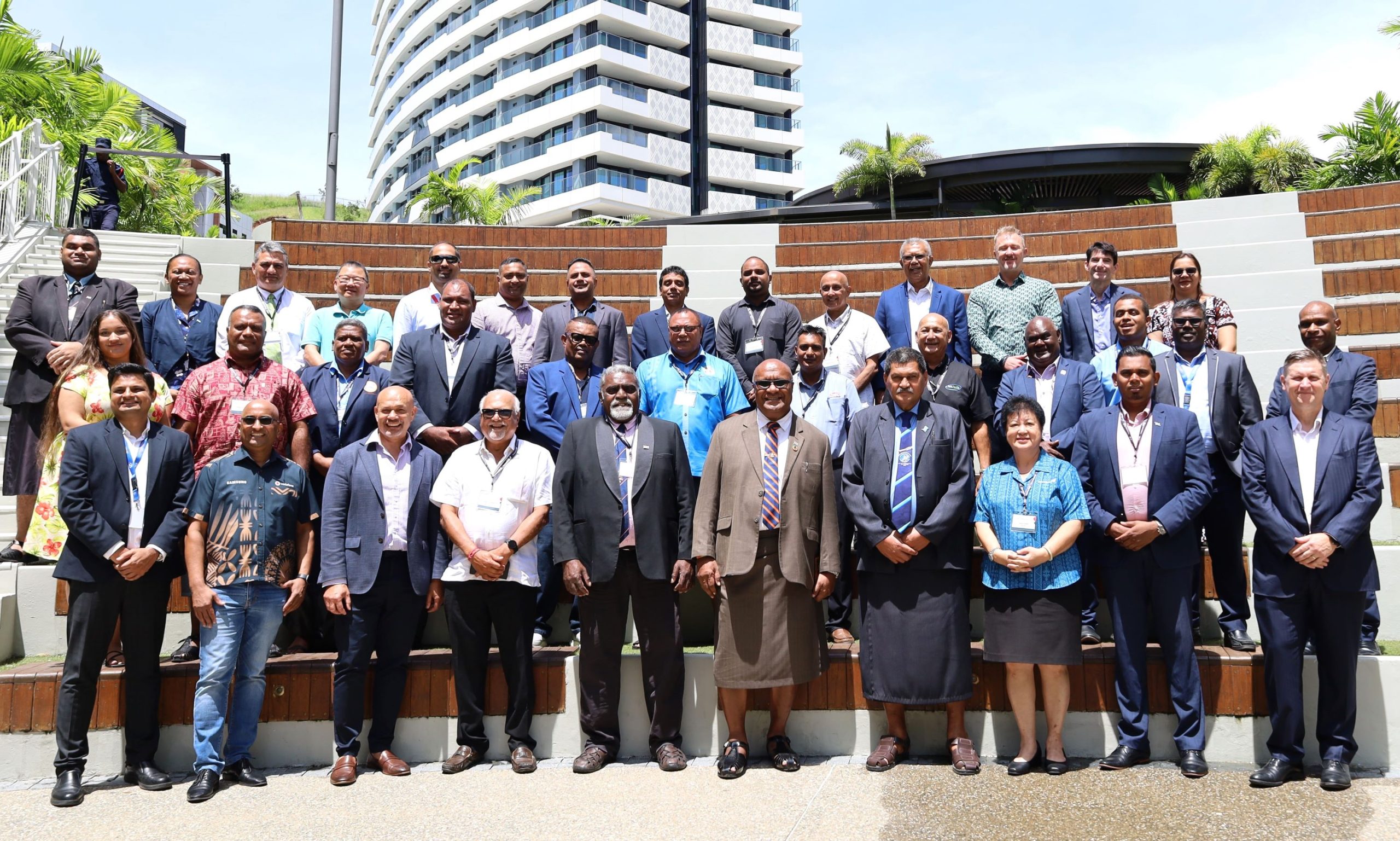 Fiji-PNG Business Mission 2025 delegation and the participants from PNG with the Deputy Prime Minister and Minister for Trade, Cooperatives, Micro, Small and Medium Enterprises, Hon. Manoa Kamikamica (middle)